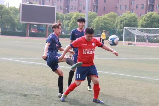24岁网红“莹莹”因直播过度去世，留下对健康的最后提醒